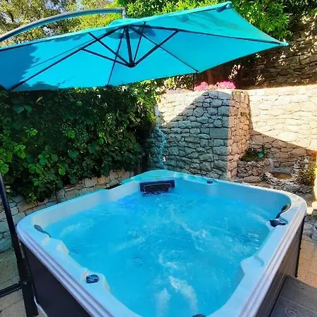 Neppa Apartment Postira