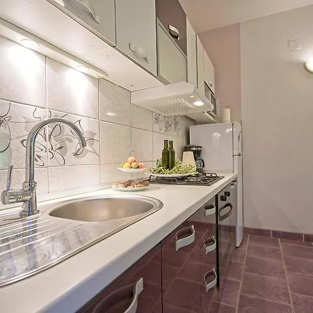 Apartment Neppa Postira