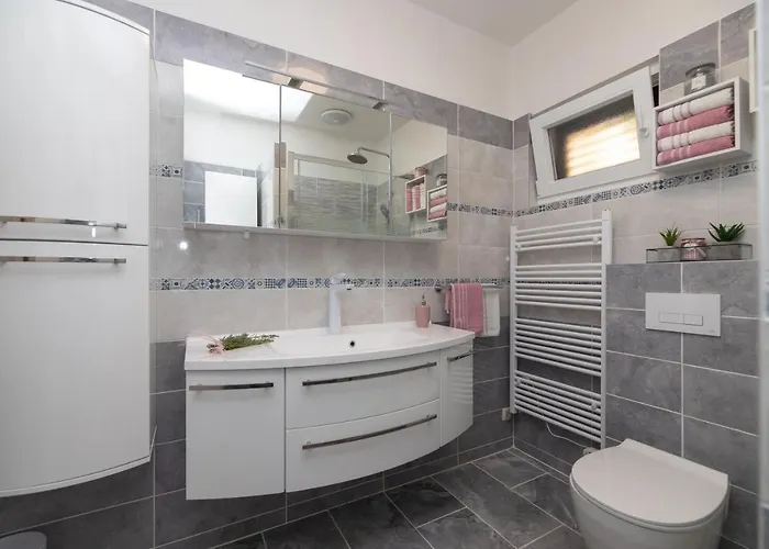 Neppa Apartment Postira