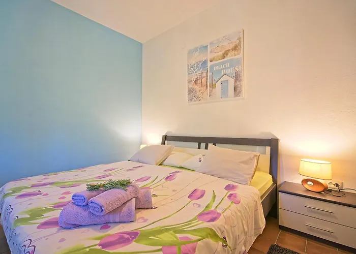 Apartment Neppa Postira