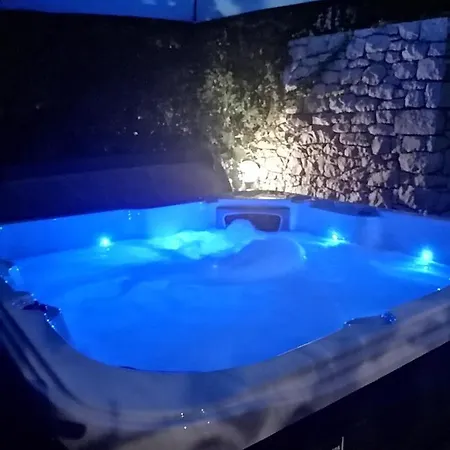 Neppa Apartman Postira