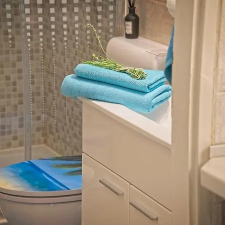 Neppa Apartman Postira